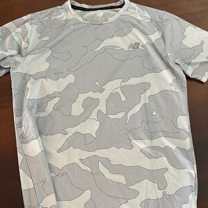 New Balance Gray Short Sleeve Tee with Urban Camo size small